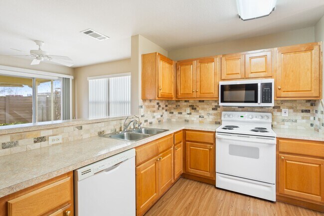 Building Photo - 121 Plover Pass