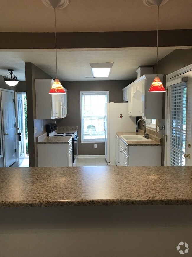 Building Photo - 2 Bed, 1 Bath Condo