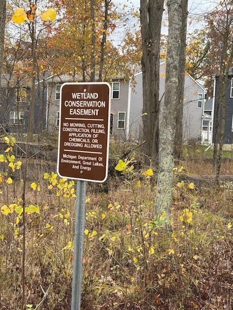 Building Photo - 9272 Hemlock Ln