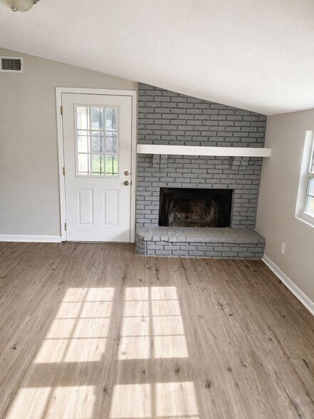 Building Photo - 7528 Quitina Dr