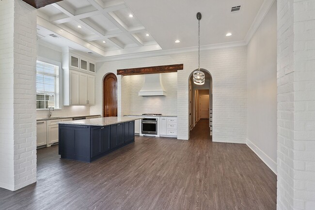 Building Photo - Luxury Townhome in Preserve at Harveston! ...