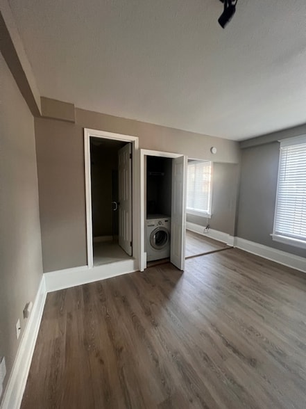 Building Photo - 312 E Olive Pl