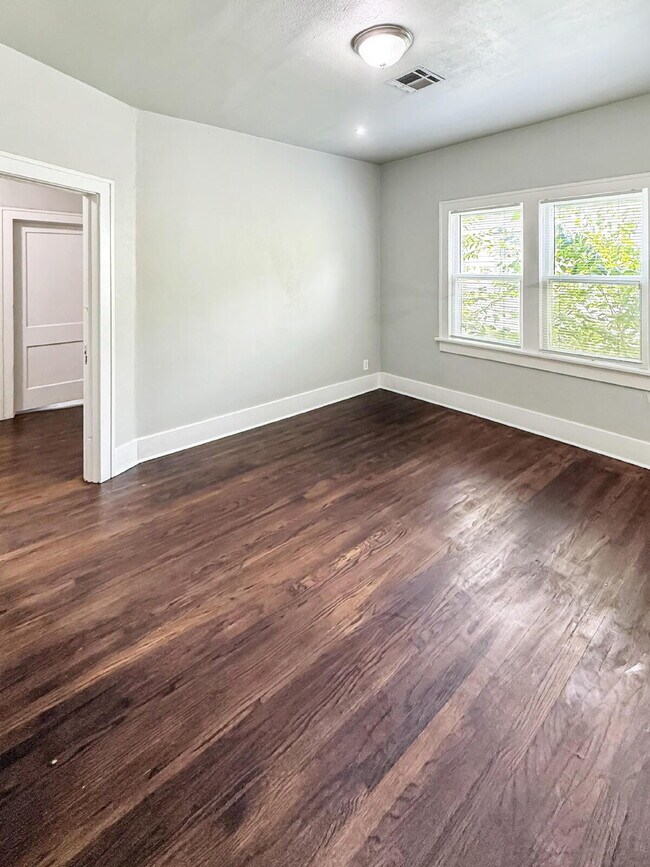 Building Photo - Charming 3 Bed, 1 Bath Home in OKC