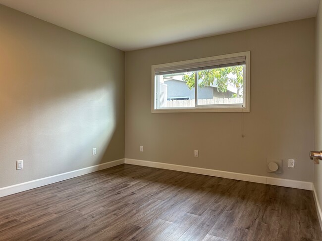 Building Photo - 2379 Orange Ave