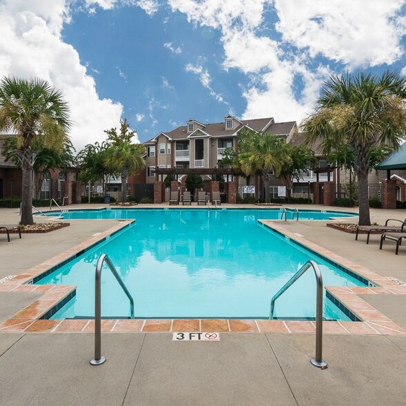 Resort-style Pool with Sundeck - Woodcreek Farms