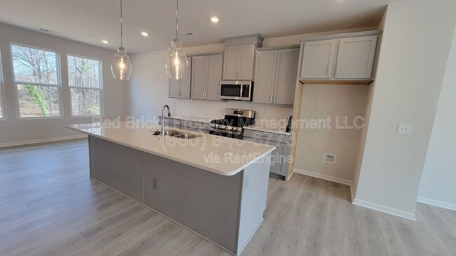 Building Photo - 2354 Donnelly Hls Ln