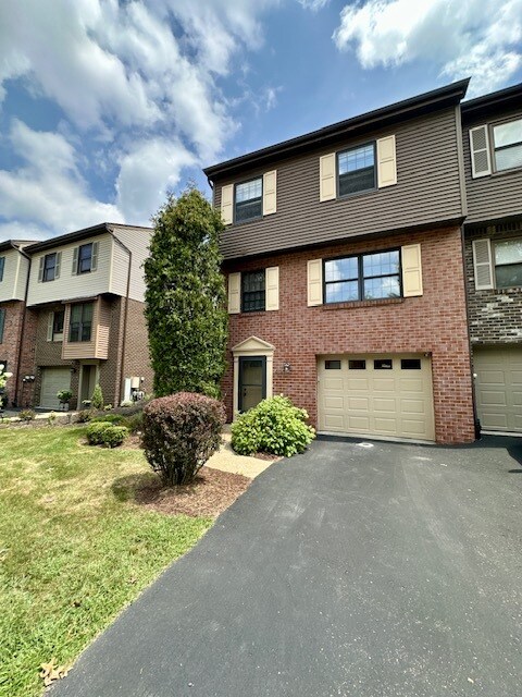 Building Photo - 7351 Beacon Hill Dr
