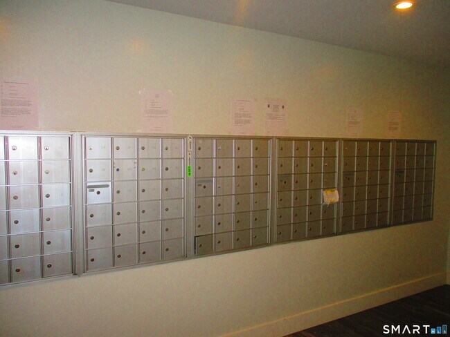 Building Photo - 27 Northill St