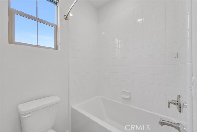 Building Photo - 137 Primrose Dr