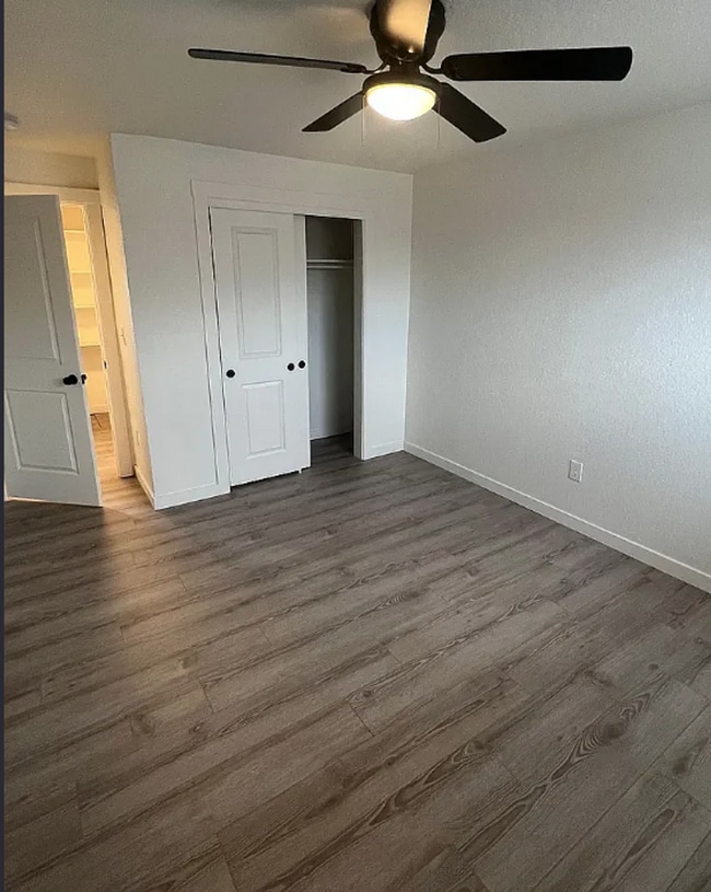 Building Photo - Beautiful 1 Bed Apartment with Reserved Parking Spots