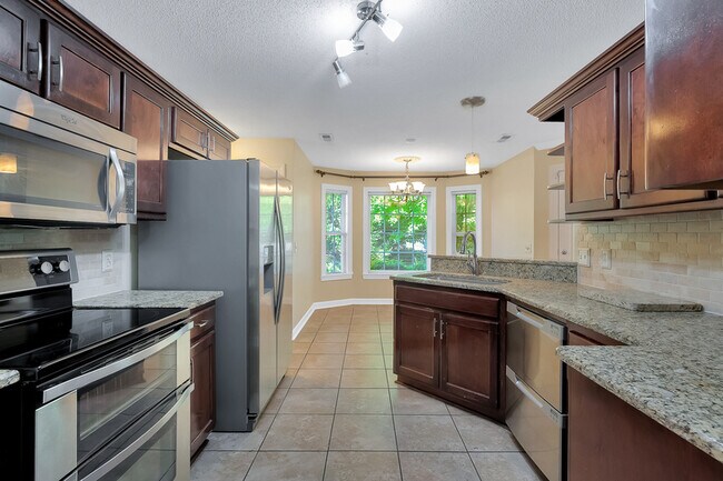 Building Photo - 103 Winding Trail