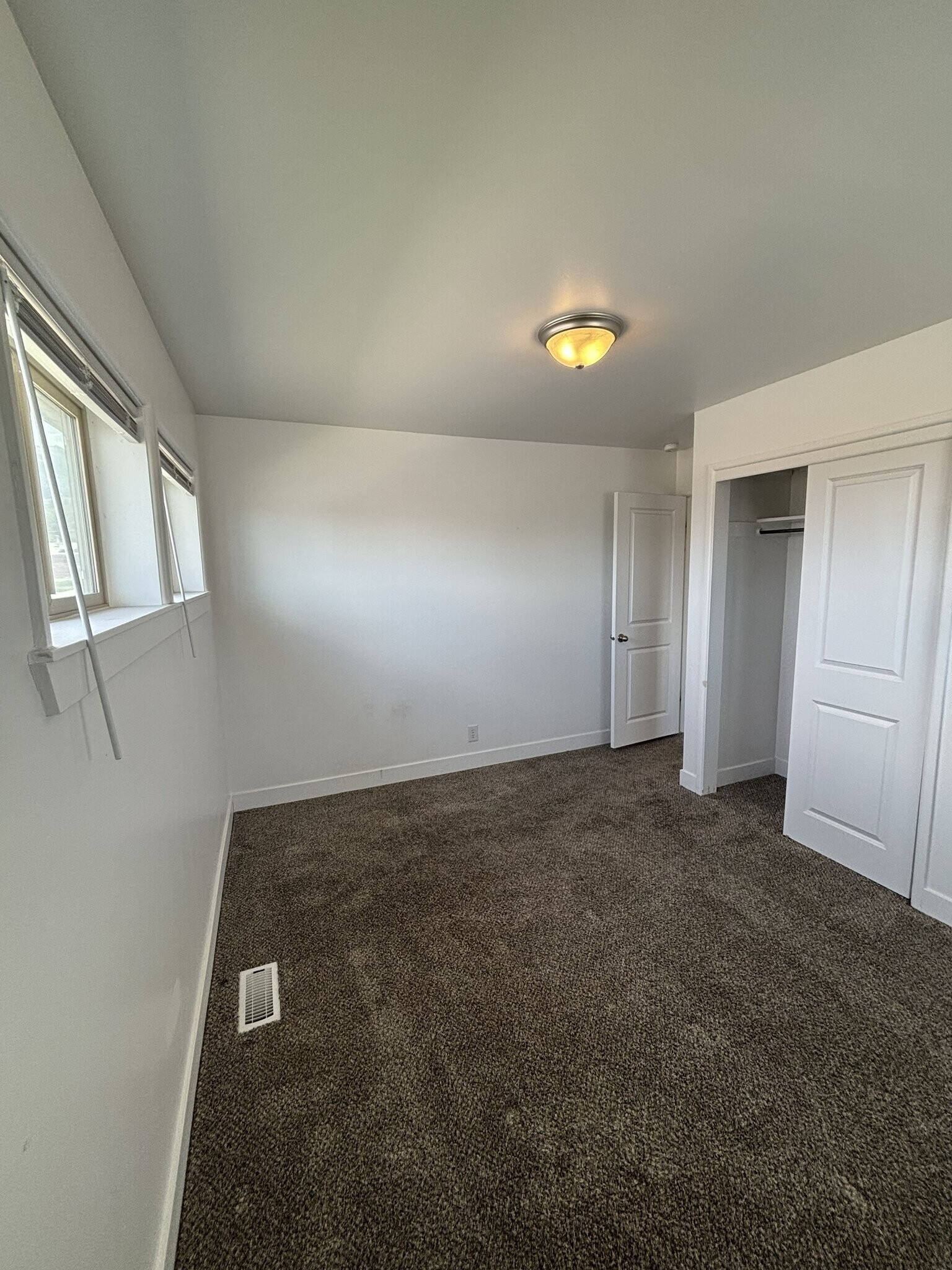 Building Photo - 309 E 4475 S