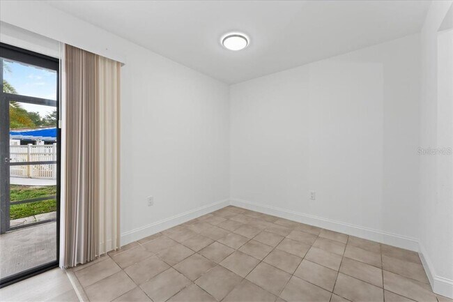 Building Photo - 11525 8th Way N