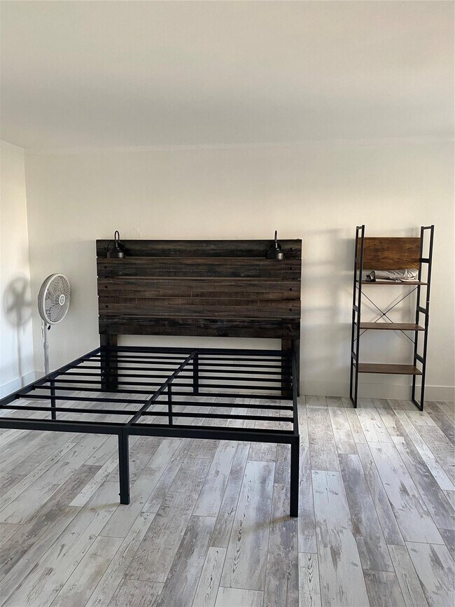 Building Photo - 1200 Hibiscus Ave