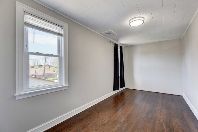 Building Photo - 1644 N 73rd Ct