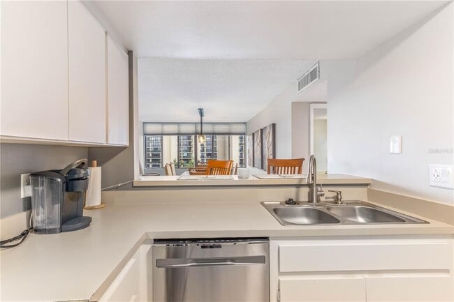 Building Photo - 700 Island Way