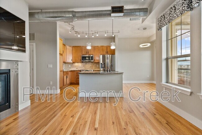 Building Photo - 10111 Inverness Main St