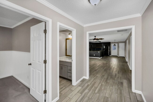 Building Photo - Move-In Ready 3BR Home with Screened Porch & Fenced Yard in the Heart of Lexington – $1,850