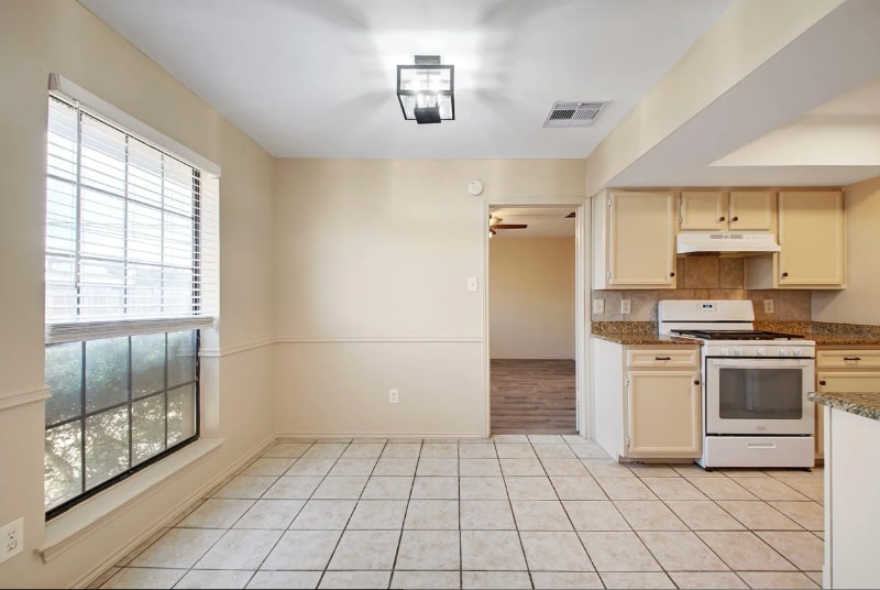 Building Photo - 619 Luther Dr