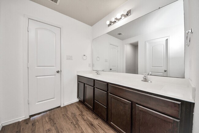 Building Photo - 20939 Wedgewood Chase Wy
