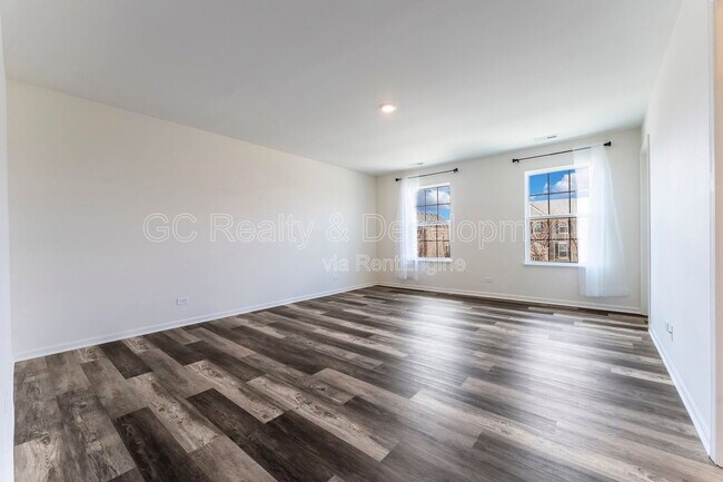 Building Photo - 596 Cimmaron Cir