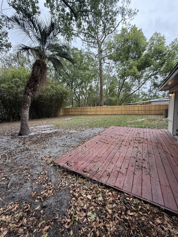 Building Photo - 909 La Marche Dr