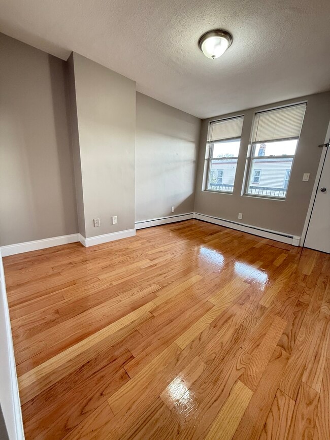 Building Photo - 67 Shawmut St