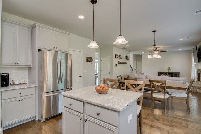 Building Photo - 147 Nesbit Dr