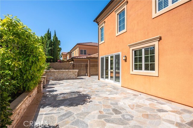 Building Photo - 34 Umbria