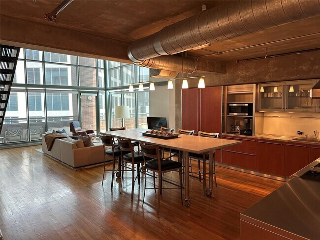 Building Photo - 1999 McKinney Ave