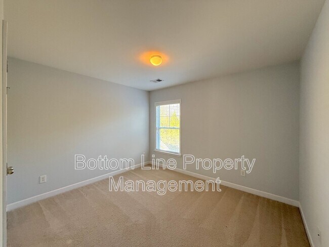 Building Photo - 2420 Early Flight Dr