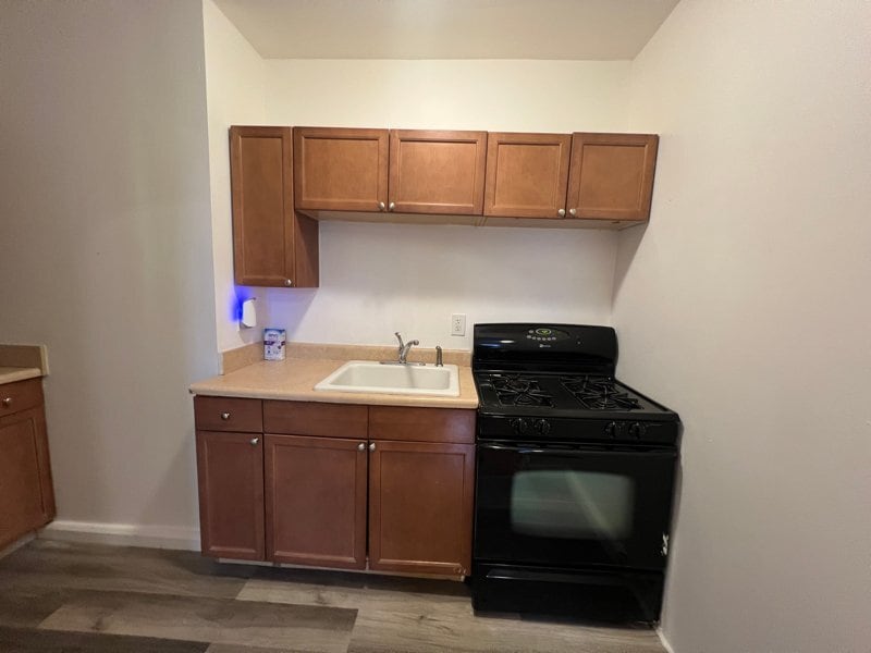 Building Photo - 366 4th Ave