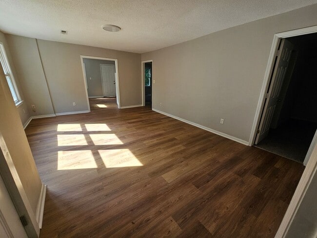 Building Photo - Move-In Ready 4BR Home in Rapidly Growing ...