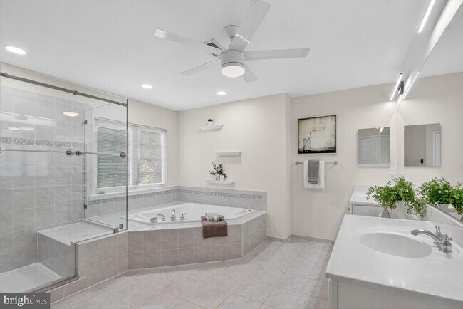 Building Photo - 14040 Natia Manor Dr