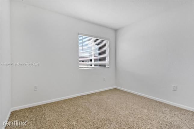 Building Photo - 3 br, 2 bath House - 2445 SE 10Th Street