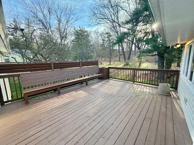 Building Photo - 29 Carriage Hill Ln