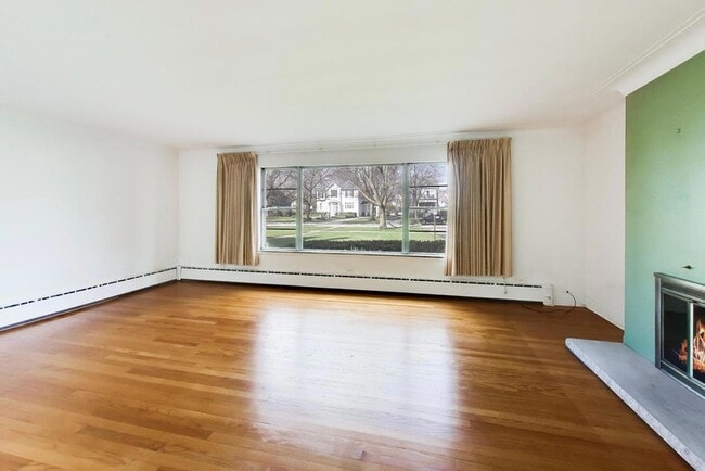 Building Photo - 545 Thatcher Ave