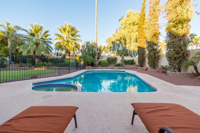 Building Photo - 16025 N 58th Pl