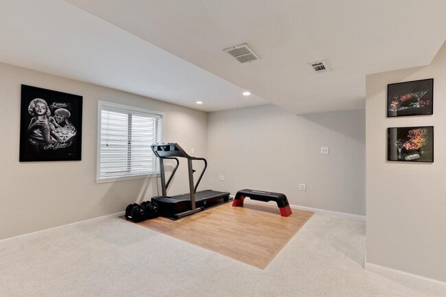 Building Photo - 11855 Presley Cir