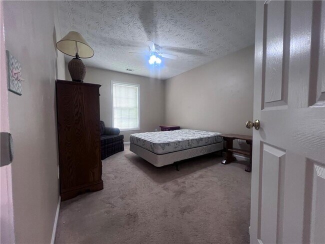 Building Photo - 2919 Wynhaven Oaks Way