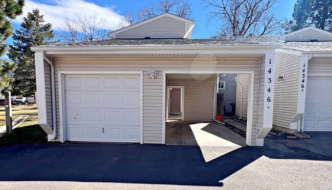 Building Photo - "Charming 2-Bed Townhouse Retreat on East Florida Ave with Spacious 1170 Sq Ft Layout!"