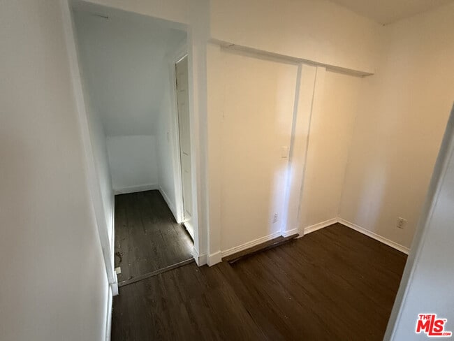 Building Photo - 1505 S Dunsmuir Ave