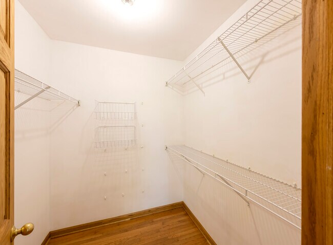 Building Photo - 754 Savannah Ln