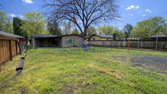 Building Photo - Large Spacious Home in Caldwell!