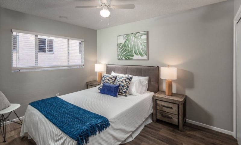 Building Photo - 4461 Menlo Ave