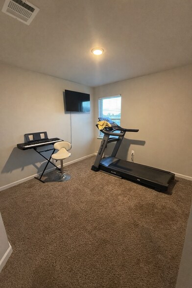 Building Photo - 3753 Barn Owl Dr