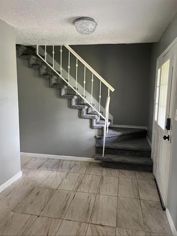 Building Photo - 2319 Abbington Ln