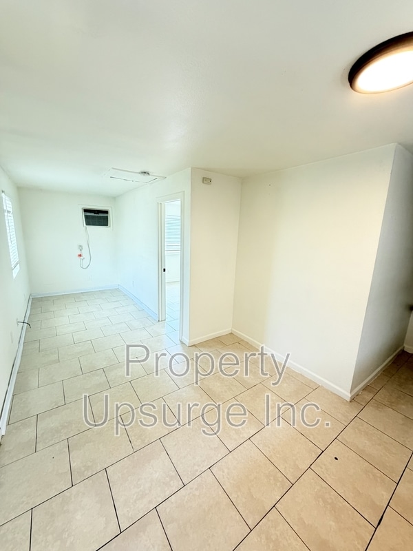 Building Photo - 1794 6th Ave