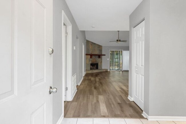 Building Photo - 259 Heathersett Dr SW