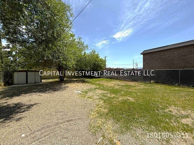 Building Photo - 1449 W 400 S